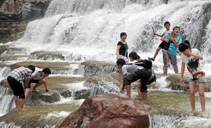 清明小长假，万人踏青游南太行
